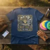 Disc golf t-shirt design with text "BEST DAD BY PAR" and skeleton playing disc golf, vintage frame