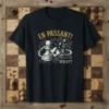 Black t-shirt with "EN PASSANT! WHAT?" text and graphic of chess pawns and a chess board detail